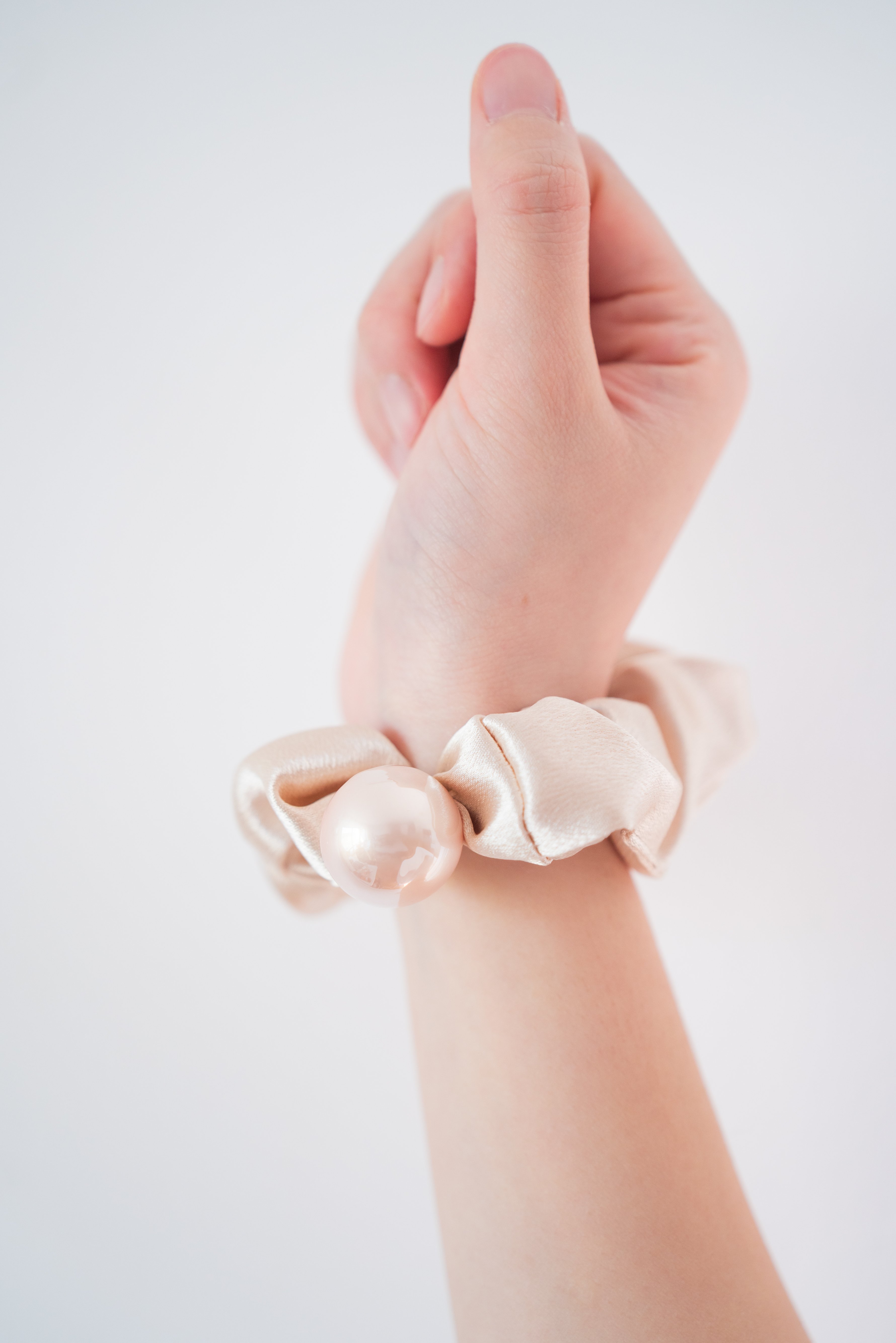 Pearl Silky Scrunchies